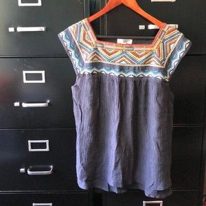 STUDIO JPR Gray Short Sleeve Top Square Neck and Embroidery Size Medium